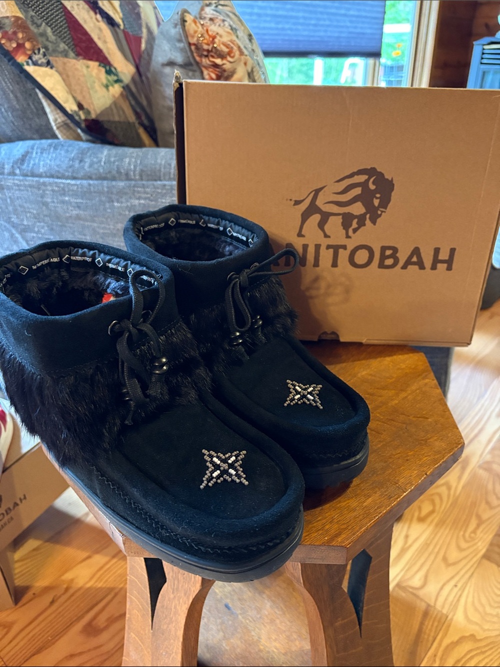 Manitobah Mukluks Keewatin Suede Fur Boots 7 Waterproof